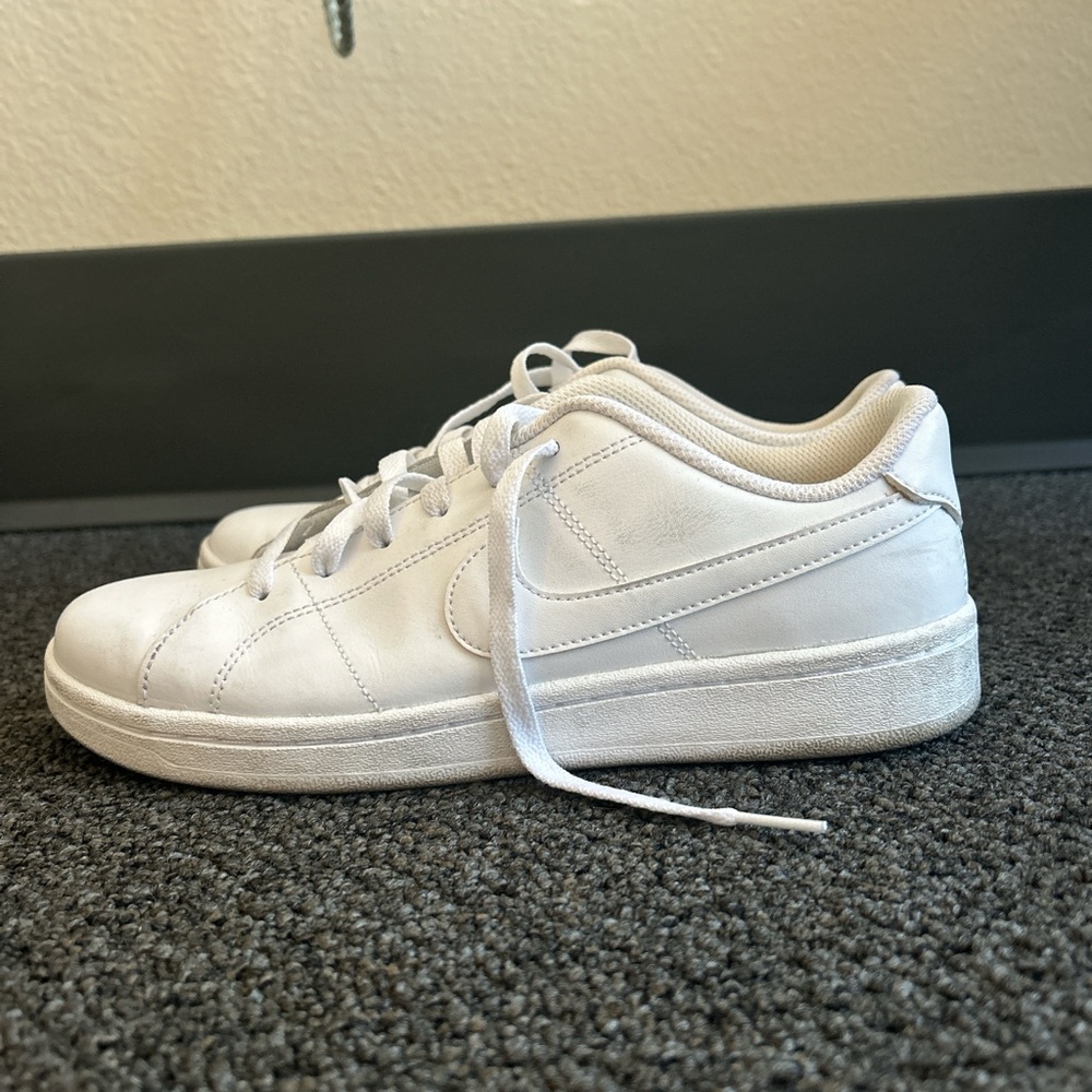 Nike Court Royale Sneakers